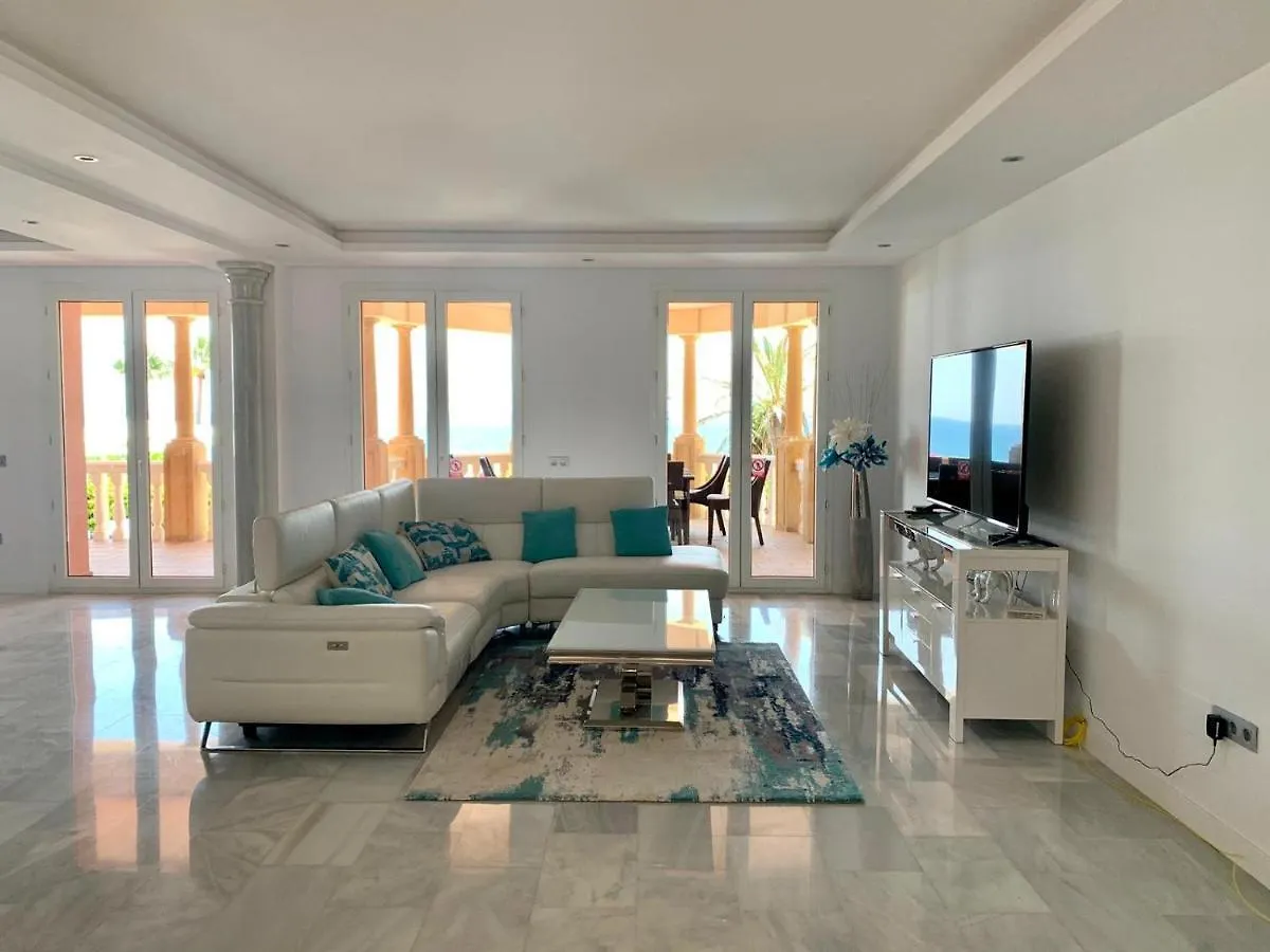 Villa Monterray, Royal Beach, Calahonda - Beach Front Villa Sitio de Calahonda 西班牙