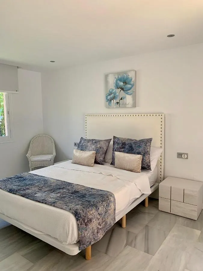 Villa Monterray, Royal Beach, Calahonda - Beach Front Villa Sitio de Calahonda 0*,  西班牙