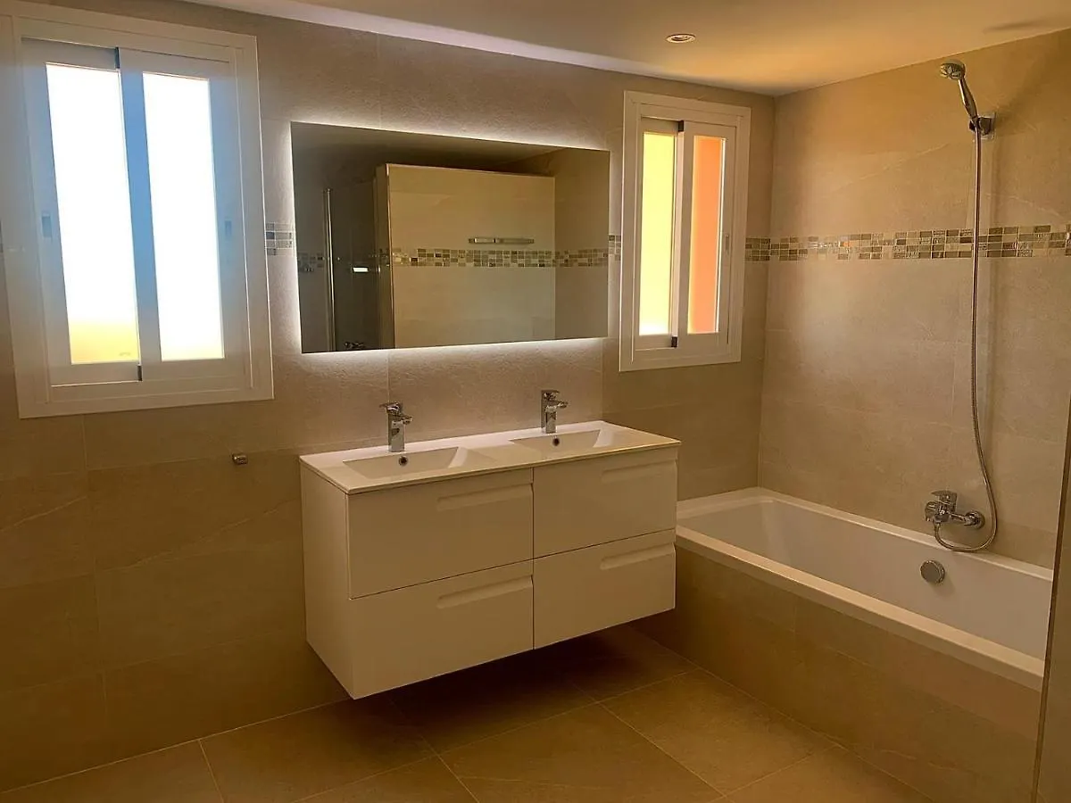 Villa Monterray, Royal Beach, Calahonda - Beach Front Villa Sitio de Calahonda 西班牙