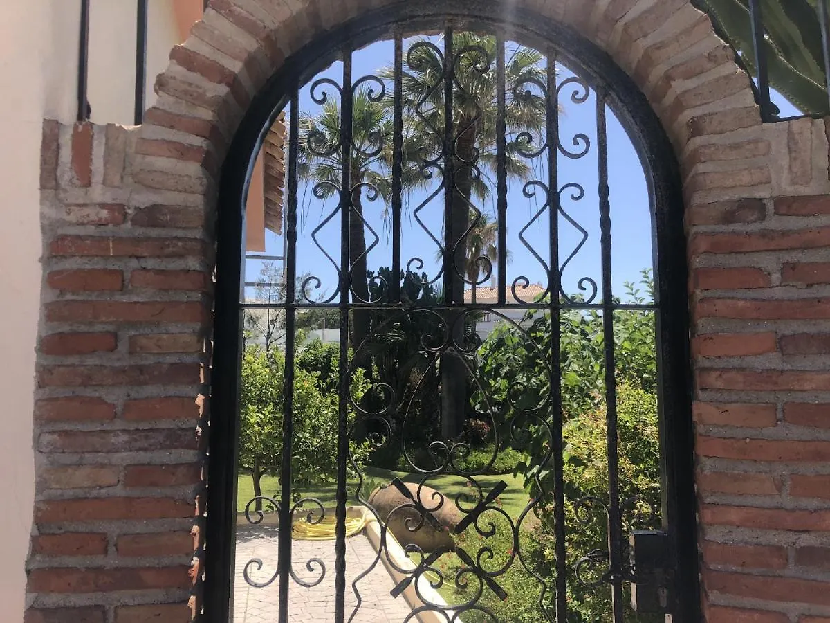 Villa Monterray, Royal Beach, Calahonda - Beach Front Villa Sitio de Calahonda 0*,  西班牙